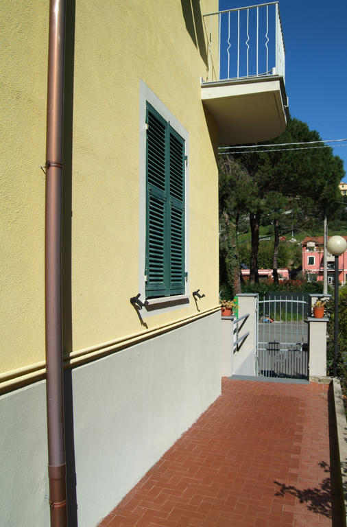 La Casa Delle Rose Room With Air Conditioning La Spezia Exterior photo